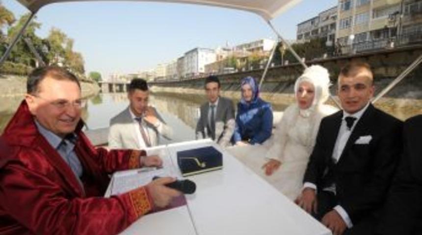 Tekne Turları Başlayan Asi Nehri'nde Nikah Heyecanı