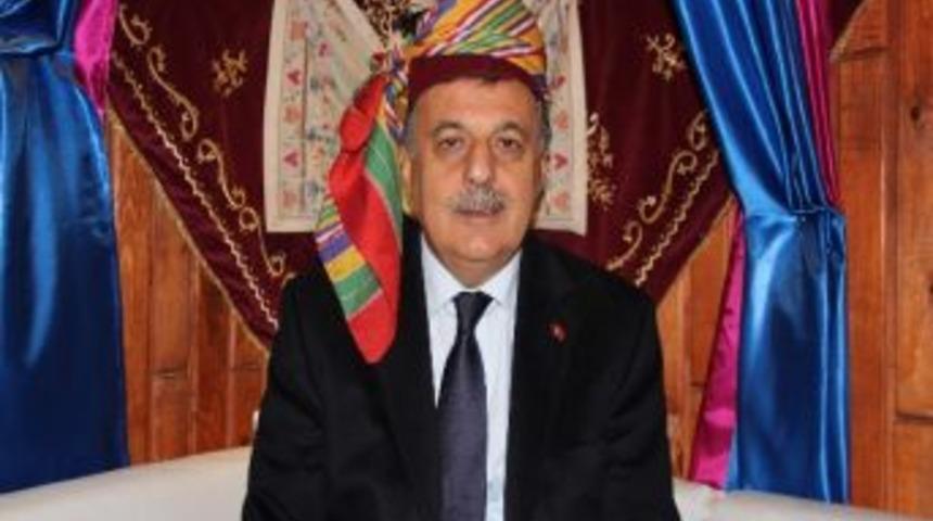 Pakdil &Ccedil;ankırı&rsquo;da &lsquo;başağa Fesi&rsquo; Giydi