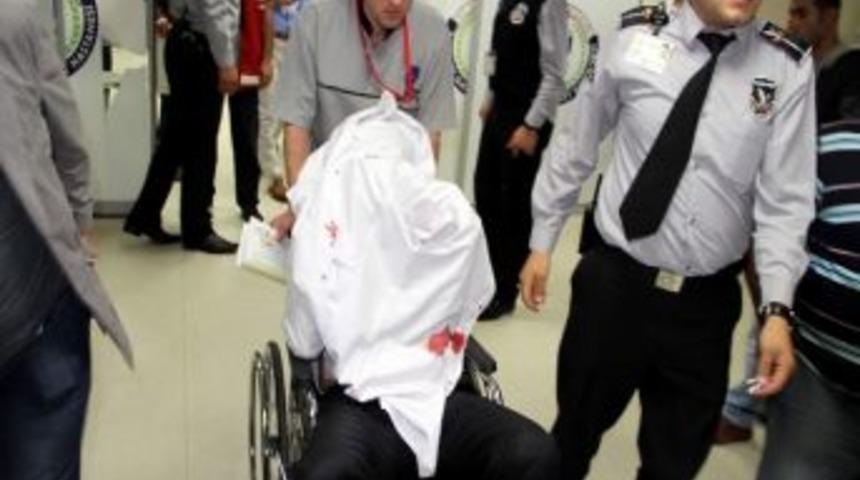 &Ouml;ğrenci, &Ouml;ğretmeni Bı&ccedil;akladı