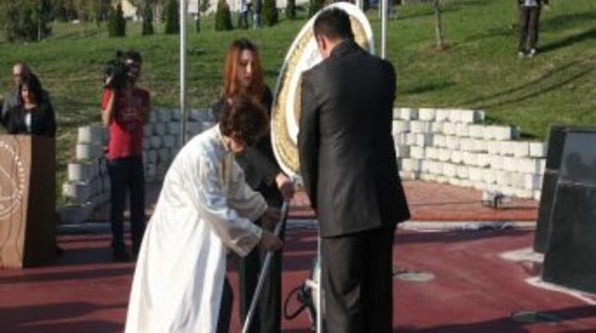 D&uuml;zce &Uuml;niversitesi 2012-2013 Akademik Yılı A&ccedil;ılış T&ouml;reni