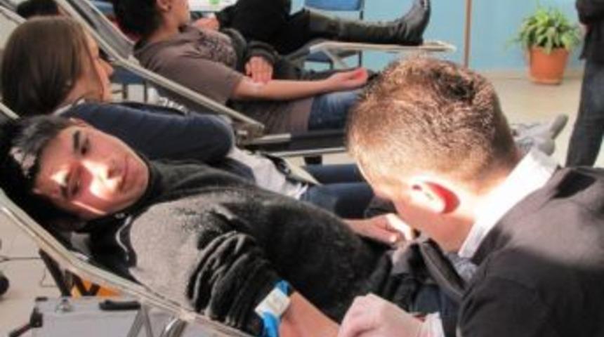 Hisarcık Meslek Y&uuml;ksekokulu &Ouml;ğrencilerinden &ldquo;gen&ccedil; Nesil Kan Verir&rdquo; Kampanyasına Destek