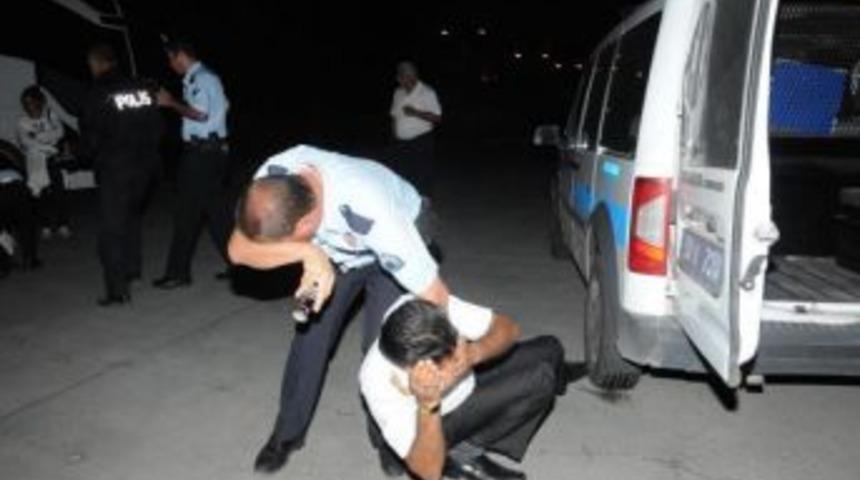 Toplantıda biber gazı kullandı