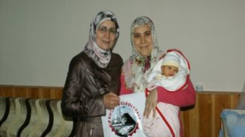 Kula Belediyesi'nin "hoşgeldin Bebek" Uygulaması Devam Ediyor