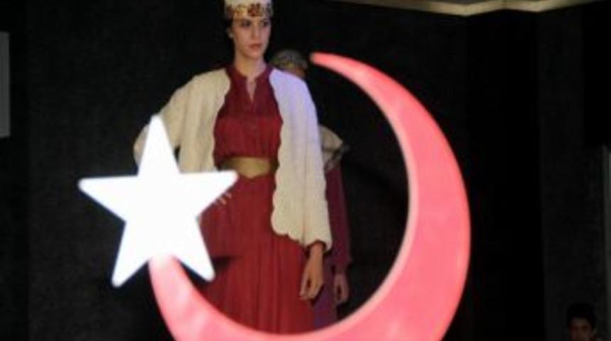 &ldquo;bir D&ouml;n&uuml;ş&uuml;m&uuml;n Hikayesi&rdquo; Defilesi