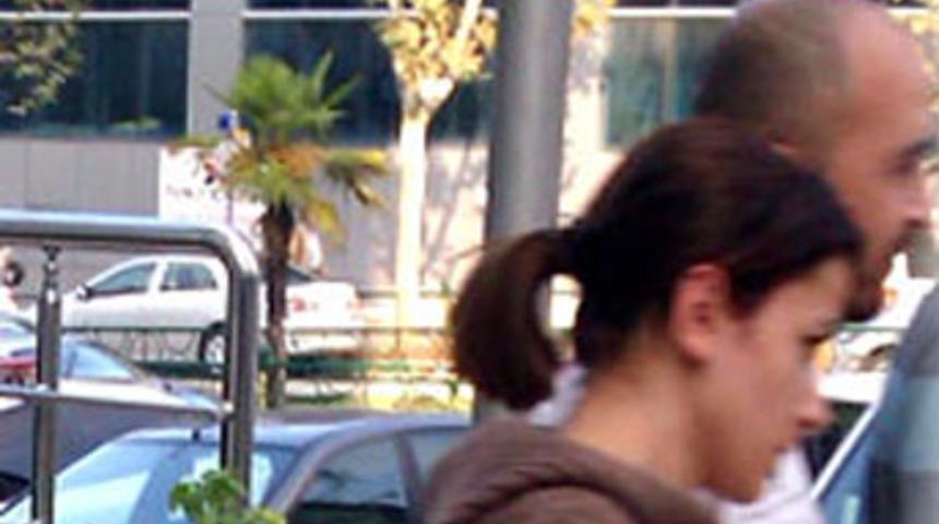 Sevgililer gen&ccedil; kızı fuhuşa s&uuml;r&uuml;kledi