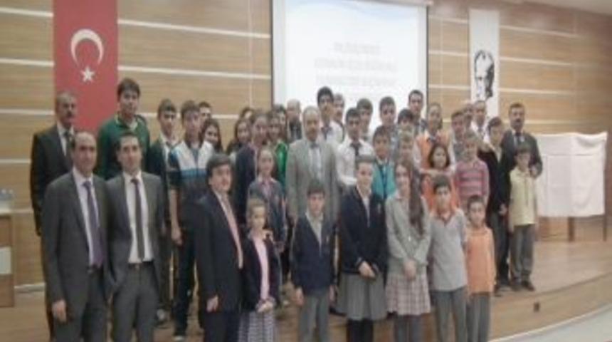 &Ouml;ğrenciler Sandık Başına Gitti