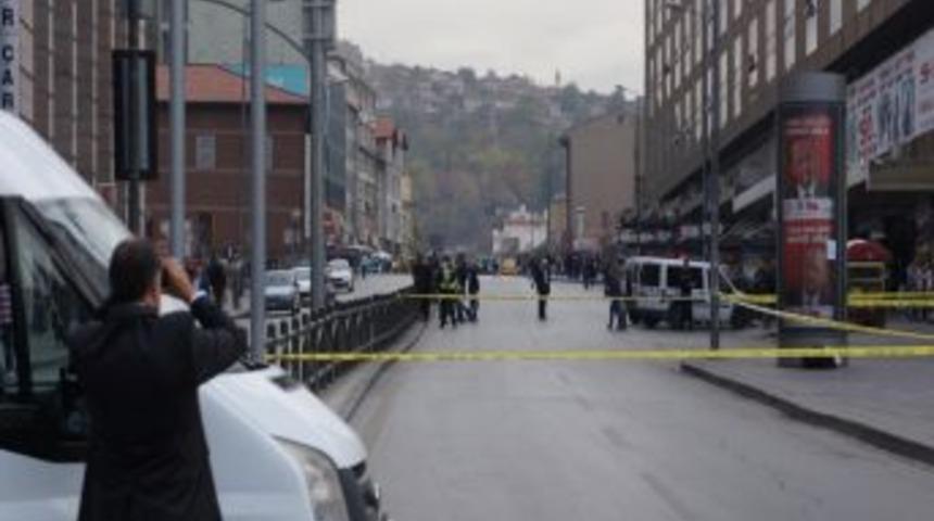 G&uuml;r&uuml;lt&uuml;yle Patlayan Ş&uuml;pheli &Ccedil;anta, Korkudan Bayılttı