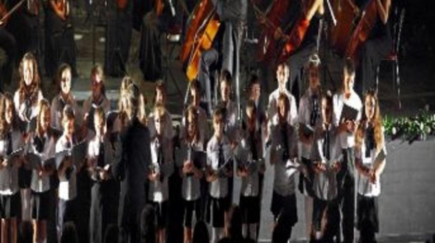 Opera Sahnesinde &lsquo;atamızı Anıyoruz&rsquo;