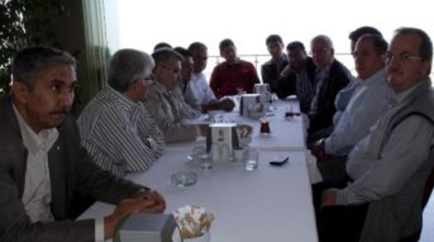 Muhasebeciler Ve M&uuml;şavirler Kahvaltıda Buluştu