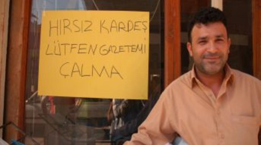 Esnaftan Gazete Hırsızına Pankartlı Tepki