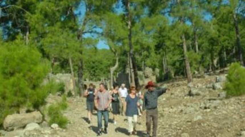 Seleukeia Antik Kentine Turist İlgisi Devam Ediyor