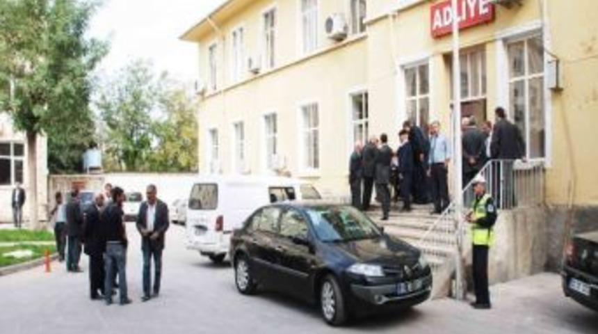 &Uuml;&ccedil;g&ouml;z Belediyesi'ne Ait Makam Aracı İcra Yoluyla Satıldı