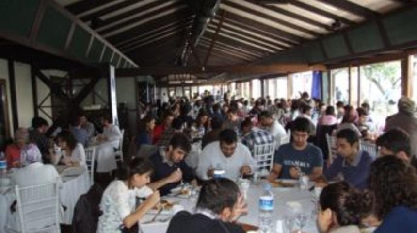 Aydınlı &ouml;ğrenciler kahvaltıda buluştu
