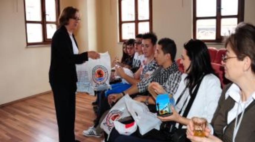 8 &Uuml;lkenin &Ouml;ğretmen Ve &Ouml;ğrencileri Samsun'da