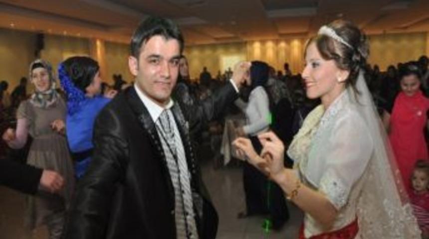 Sağır Ve Dilsiz &Ccedil;iftin Mutlu G&uuml;n&uuml;