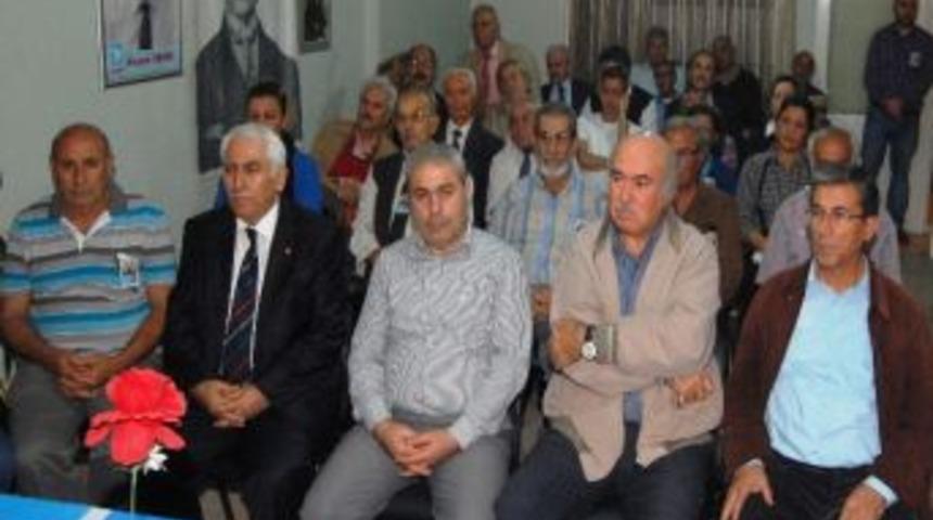 B&uuml;lent Ecevit Dualarla Anıldı