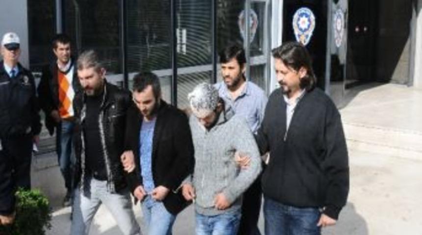 D&ouml;ner Bı&ccedil;aklı Cinayet Zanlıları Adliyeye Sevk Edildi