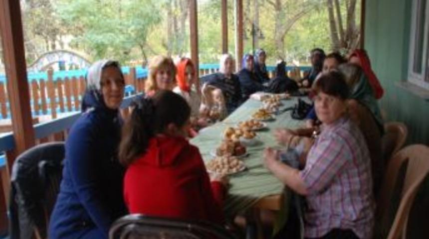 Ak Parti Kadın Kollarından Engellilere Ziyaret