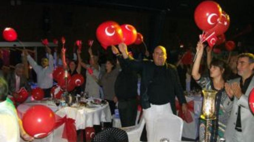 Yıld&ouml;n&uuml;m&uuml;, Cumhuriyet Şenliği&rsquo;ne d&ouml;n&uuml;şt&uuml;