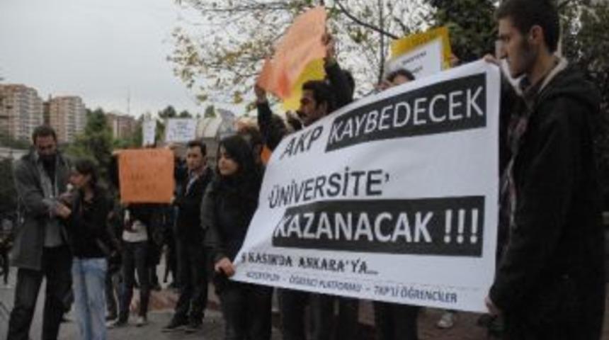 &Ouml;ğrenciler Y&ouml;k&rsquo;&uuml;n Kuruluşunda, Y&ouml;k&rsquo;&uuml; Protesto Etti
