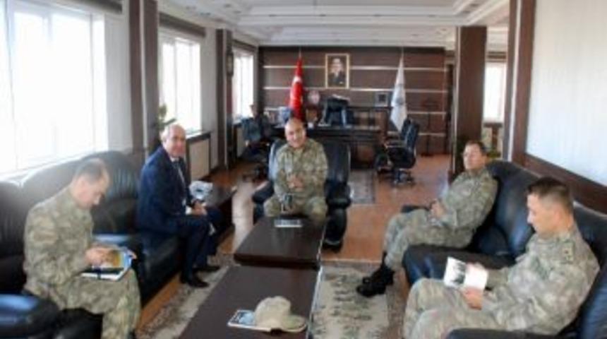 Tokat Jandarma B&ouml;lge Ve Garnizon Komutanı, Suşehri Belediye Başkanını Ziyaret Etti