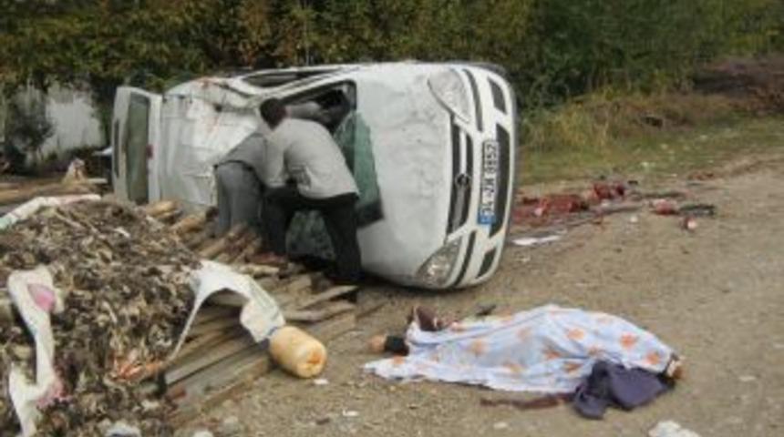 Erbaa'da Trafik Kazası: 1 &Ouml;l&uuml;, 2 Yaralı