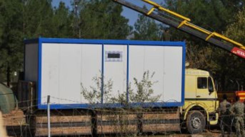 TSK, Suriye Sınırındaki Askeri Birliklere Konteyner Kuruyor