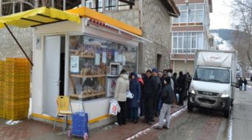 Halk Ekmek B&uuml;fesinden 76 &Ouml;ğrenciye Burs