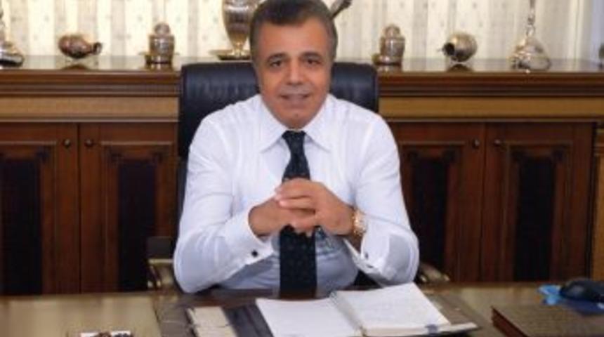 T&uuml;m Kazanımlarını Uluslararası &Uuml;niversiteler Konseyi'ne Hibe Etti