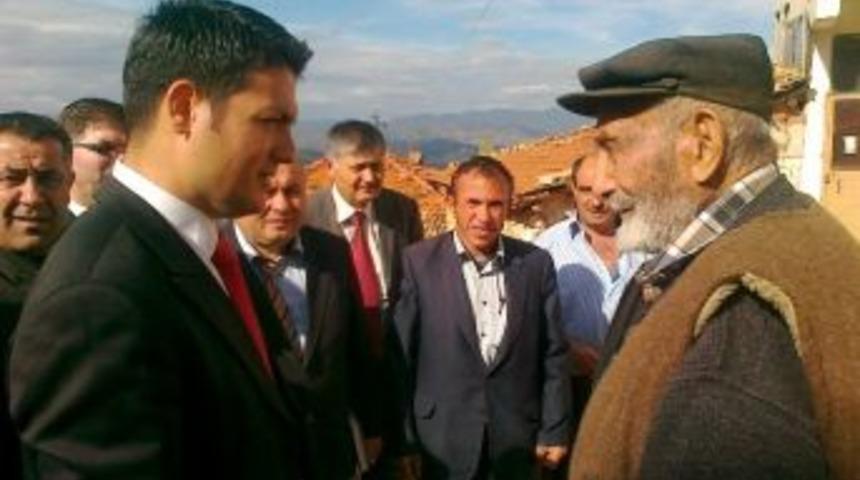 Hisarcık Kaymakamı K&ouml;ylere &Ccedil;ıkartma Yaptı