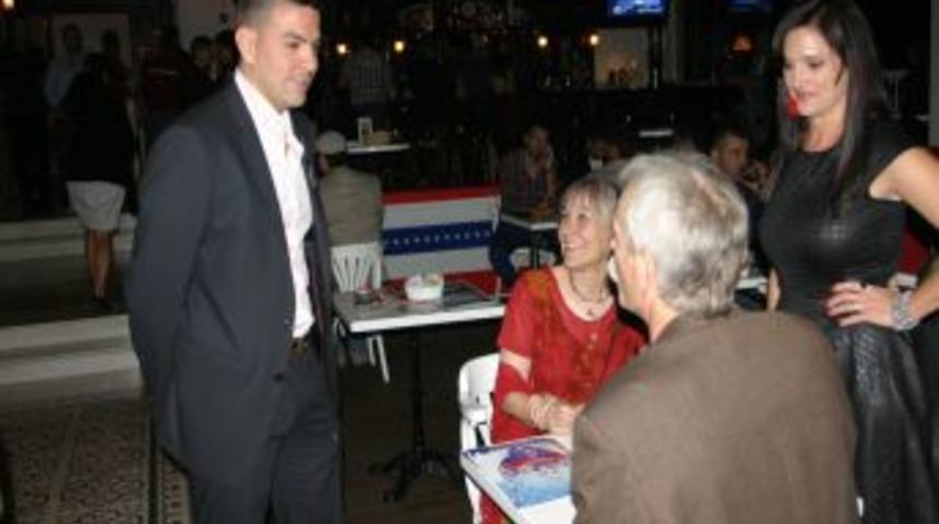 ABD'deki Se&ccedil;im Heyecanı Adana'da Yaşandı