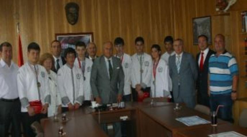 Sel&ccedil;uk İmkb Turizm Otelcilik Lisesi'nden B&uuml;y&uuml;k Başarı