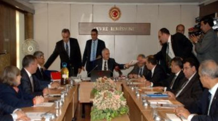 &Ccedil;evre Komisyonu &Uuml;yeleri Raporunu Tbmm &Ccedil;evre Komisyonuna Sundu