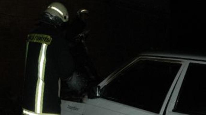 Park Halindeki Otomobil Yandı