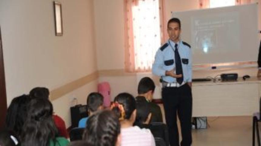 Altındağlı Gen&ccedil;lere G&uuml;venli Trafik Semineri Verildi