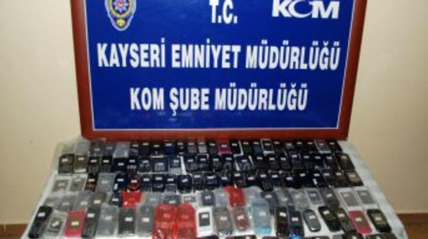 Polisten Ka&ccedil;ak Cep Telefonu Operasyonu