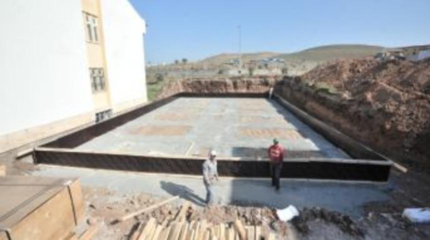 Osmaniye'de Hayırseverler Kız &Ouml;ğrenci Yurdu Yaptırıyor