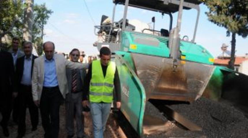 Balıkesir'de Iki Mahallede Asfalt &Ccedil;alışması Başlatıldı