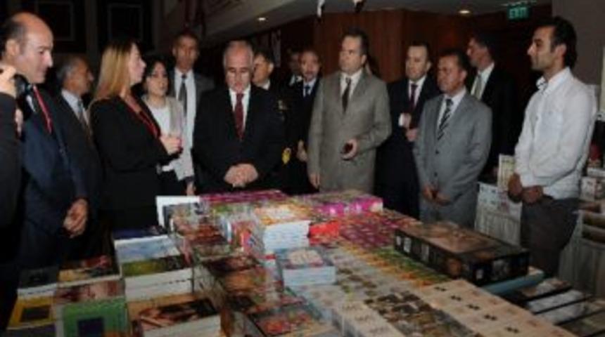&Ccedil;anakkale&rsquo;de Uluslar Arası Kitap Fuarı