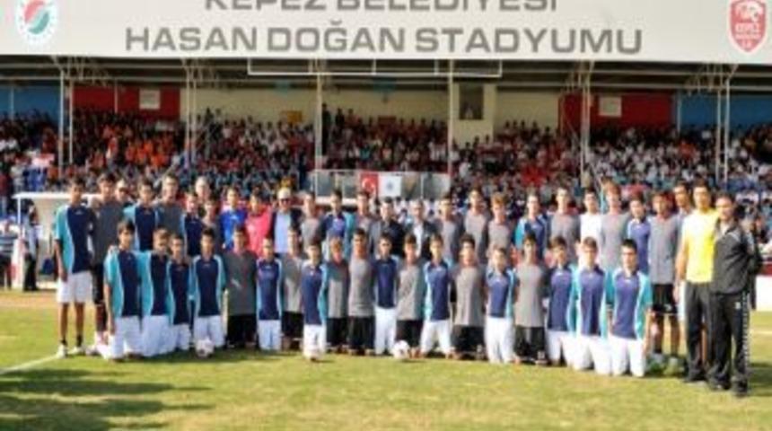 Kepez&rsquo;de Gen&ccedil; Kramponlar Yarışıyor