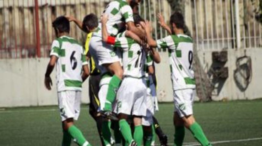 &Uuml;nye Belediyespor Rakibini 4-0 Mağlup Etti