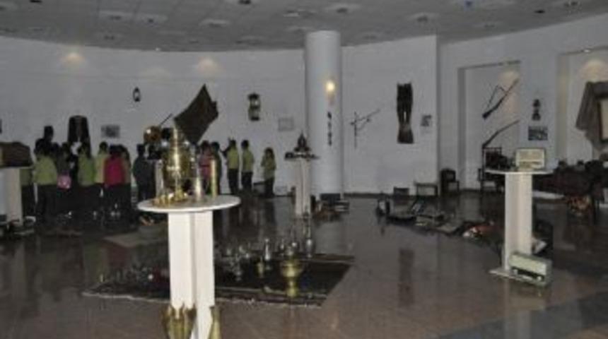 Ge&ccedil;mişten Geleceğe Eski Eşyalar Sergisi