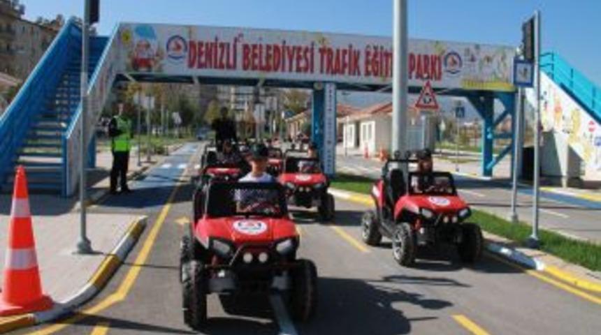 Bu Parkta &Ccedil;ocuklar Trafiği Eğlenerek &Ouml;ğreniyor