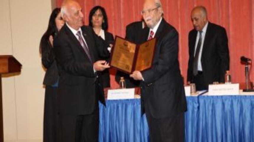 Halil İnalcık&rsquo;a Azerbaycan Milli İlimler Akademisi&rsquo;nden Fahri Doktora