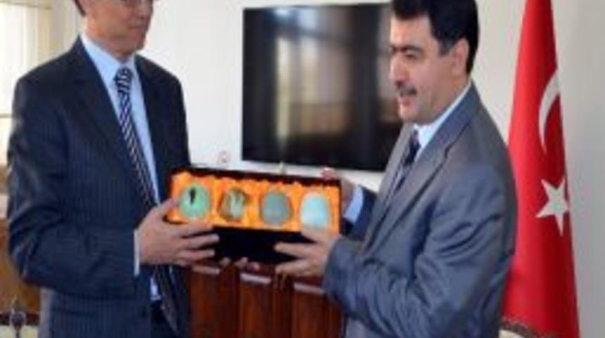 &Ccedil;in B&uuml;y&uuml;kel&ccedil;iliği Maslahatg&uuml;zarı Xianing Wang'dan Vali Şahin'e Ziyaret