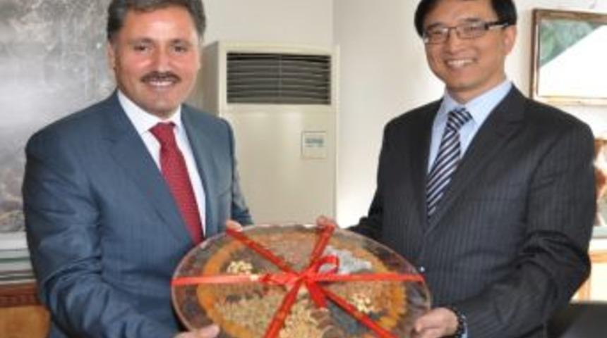 &Ccedil;in B&uuml;y&uuml;kel&ccedil;iliği Maslahatg&uuml;zarı Wang'dan Malatya Belediyesi'ne Ziyaret