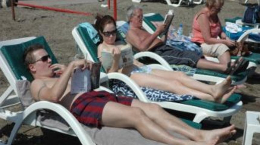 İngiliz Turistler Tatilde İnternet Kullanmak İstiyor