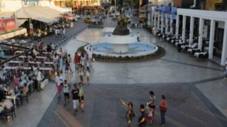 Kuşadası&rsquo;nda Balık&ccedil;ılar Meydanı &Ouml;rnek Olacak