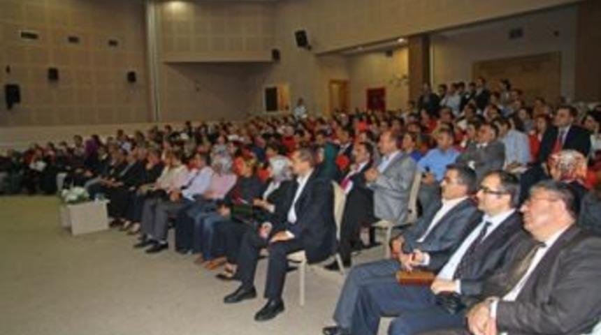 Prof. &Ouml;zsoy iletişim sanatını anlattı