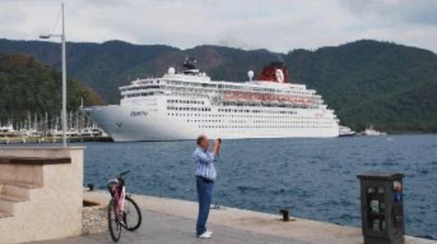 Yolcu Gemisi 'zenith' 11. Kez Marmaris'te